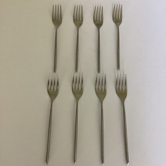 Guy Degrenne Flatware Set of 8 Forks - Picture 10 of 11